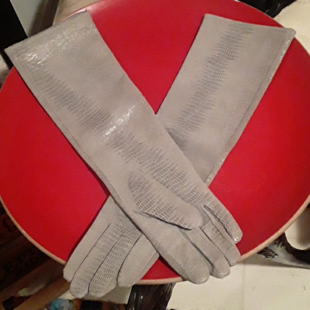 Gloves leather